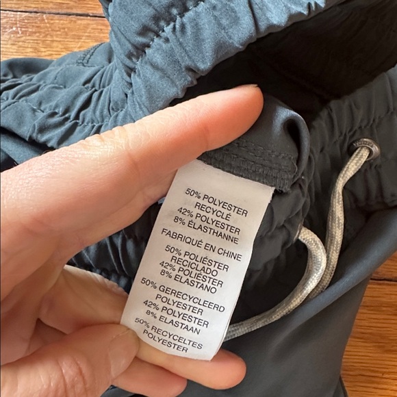 Vuori Women’s green-blue Joggers Track Pants - Picture 8 of 8